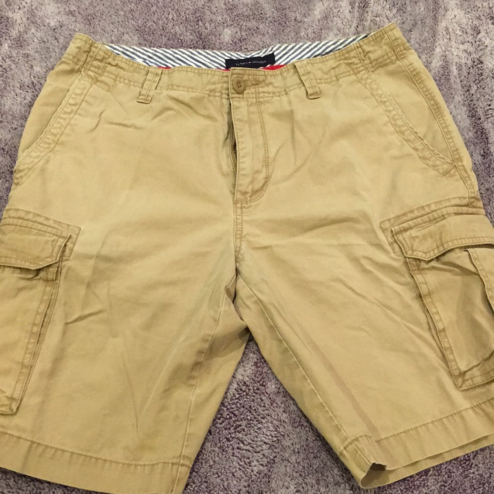 Kaki cargo shorts